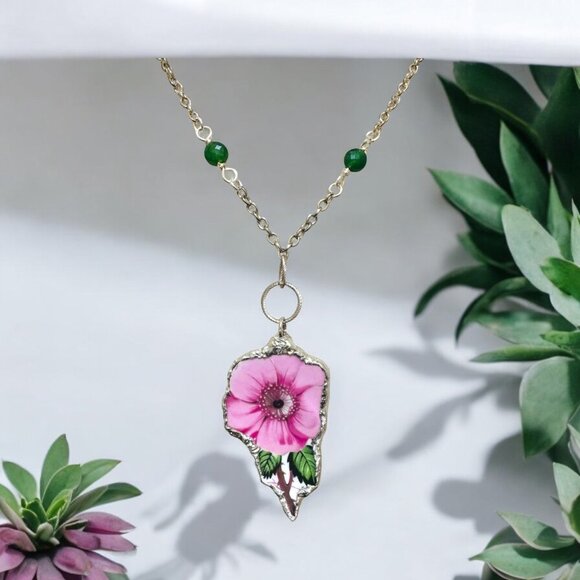 Old Country Rose Broken China Pendant and Green Aventurine Beaded Necklace - Picture 3 of 16